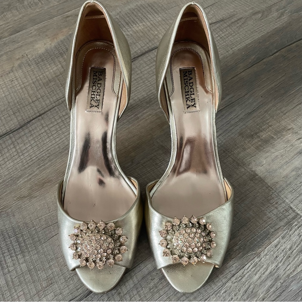 Badgley Mischka ‘Lacie’ Gold Leather Peep Toe D'Orsay